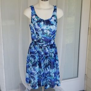 White House WHBM floral sleeveless flare dress